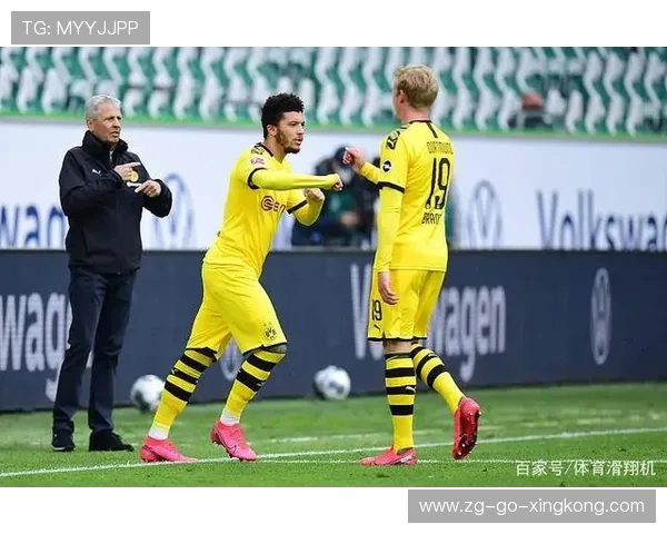 多特锋线在两翼的连续渗透打乱了对方防守：战术洞察与个人成长的软文