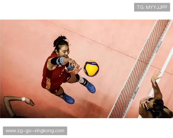 张常宁发球得分，球队顺利晋级：女排背后的英雄时刻